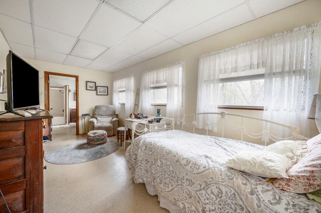 1374 Moccasin RD, Thaxton, VA 24174
