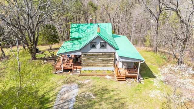 1374 Moccasin RD, Thaxton, VA 24174