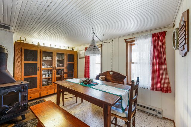 1374 Moccasin RD, Thaxton, VA 24174