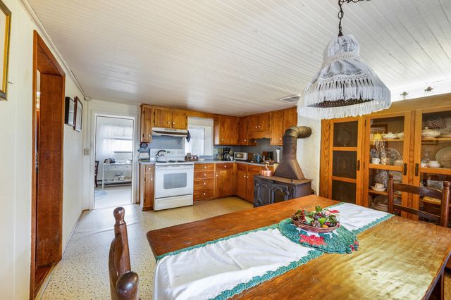 1374 Moccasin RD, Thaxton, VA 24174