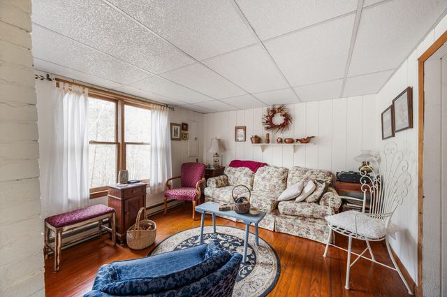 1374 Moccasin RD, Thaxton, VA 24174