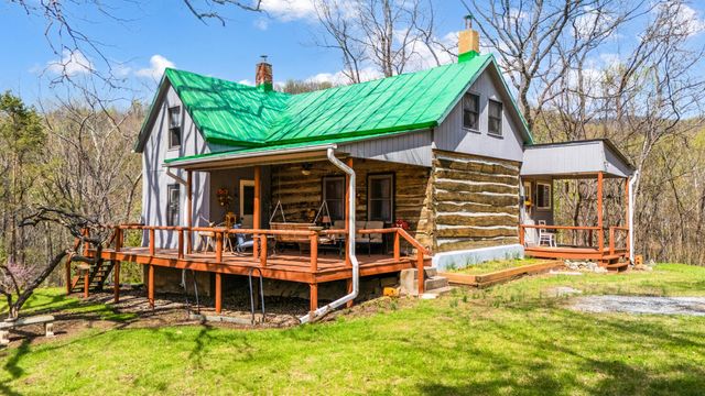 1374 Moccasin RD, Thaxton, VA 24174