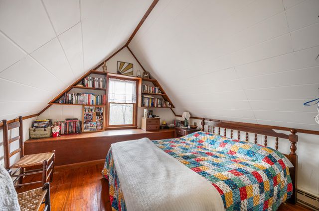 1374 Moccasin RD, Thaxton, VA 24174