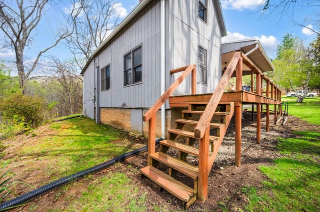 1374 Moccasin RD, Thaxton, VA 24174