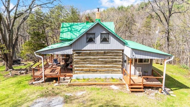 1374 Moccasin RD, Thaxton, VA 24174