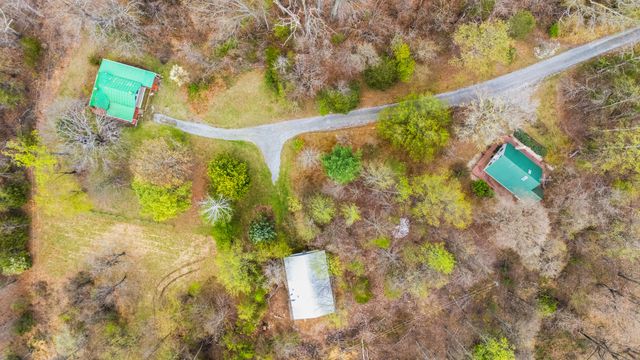 1374 Moccasin RD, Thaxton, VA 24174