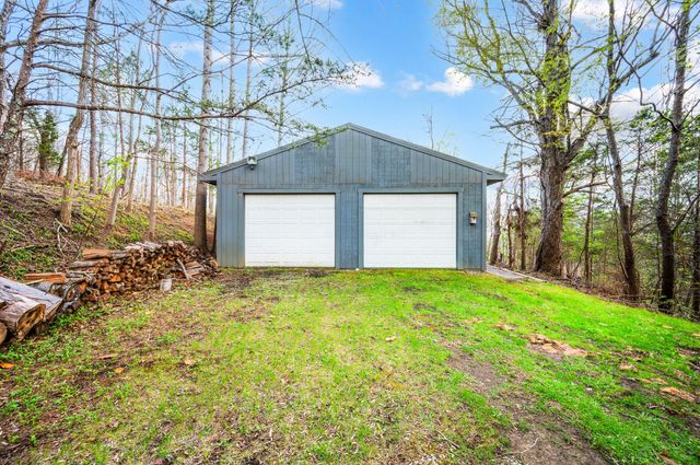 1374 Moccasin RD, Thaxton, VA 24174