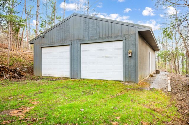 1374 Moccasin RD, Thaxton, VA 24174