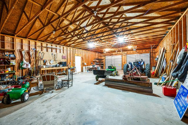 1374 Moccasin RD, Thaxton, VA 24174