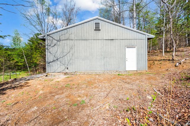 1374 Moccasin RD, Thaxton, VA 24174