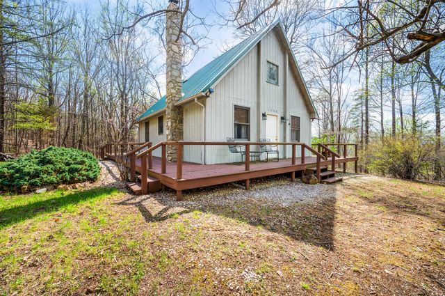 1374 Moccasin RD, Thaxton, VA 24174
