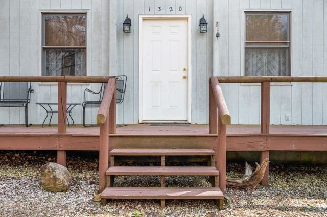 1374 Moccasin RD, Thaxton, VA 24174