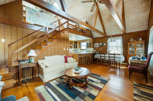 1374 Moccasin RD, Thaxton, VA 24174