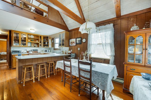 1374 Moccasin RD, Thaxton, VA 24174