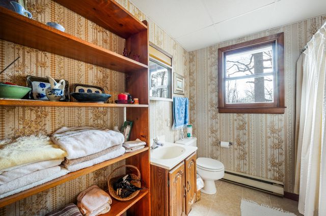 1374 Moccasin RD, Thaxton, VA 24174