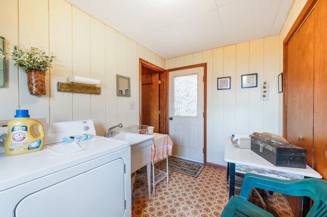 1374 Moccasin RD, Thaxton, VA 24174