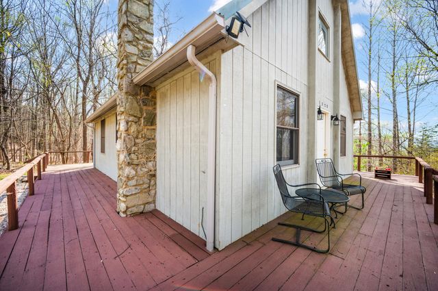 1374 Moccasin RD, Thaxton, VA 24174