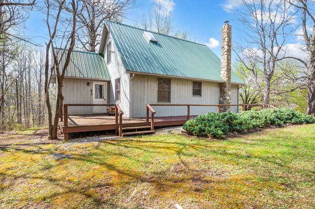 1374 Moccasin RD, Thaxton, VA 24174