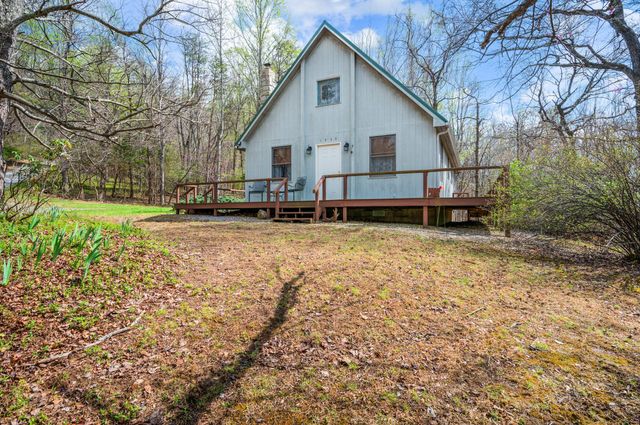 1374 Moccasin RD, Thaxton, VA 24174