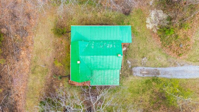 1374 Moccasin RD, Thaxton, VA 24174