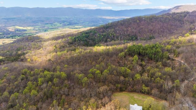 1374 Moccasin RD, Thaxton, VA 24174