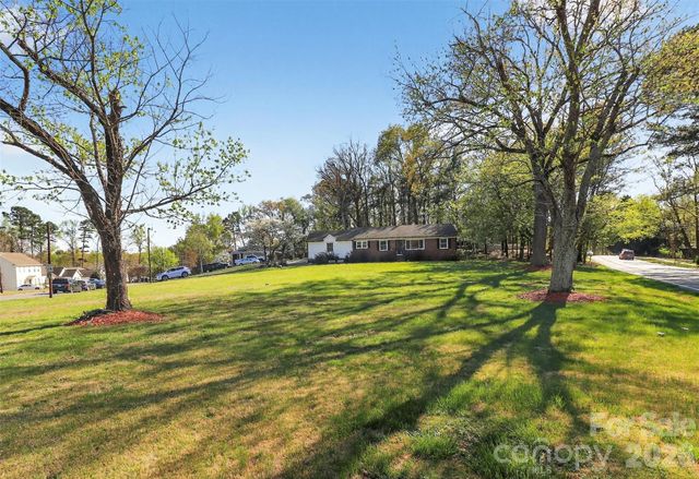 5525 Alpine Lane, Charlotte, NC 28269