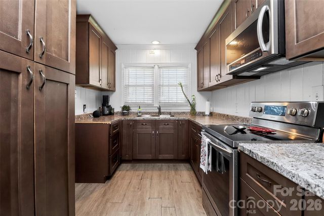 5525 Alpine Lane, Charlotte, NC 28269