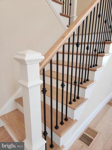 230 BANYAN DR, State College, PA 16801