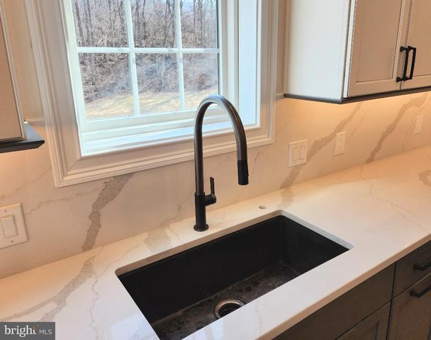 230 BANYAN DR, State College, PA 16801