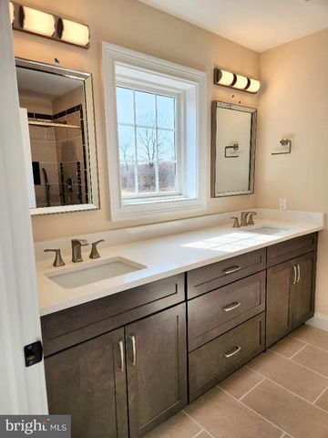 230 BANYAN DR, State College, PA 16801