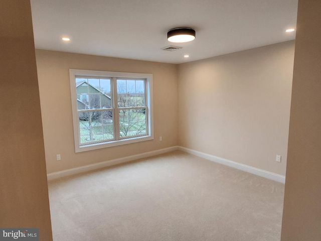 230 BANYAN DR, State College, PA 16801