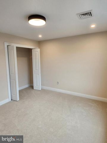 230 BANYAN DR, State College, PA 16801