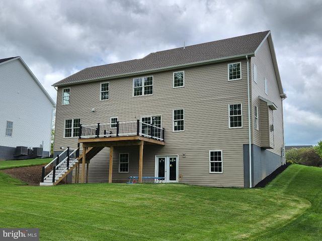 230 BANYAN DR, State College, PA 16801