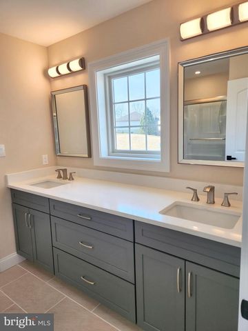 230 BANYAN DR, State College, PA 16801