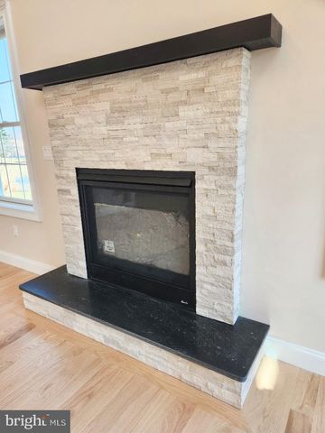 230 BANYAN DR, State College, PA 16801