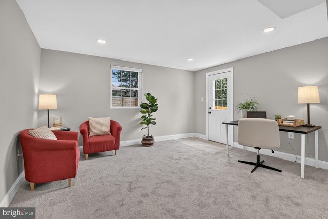 211 CHARLES ST, Rockville, MD 20850