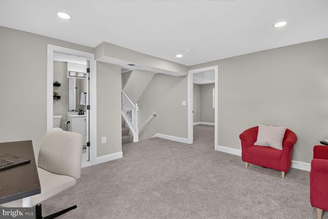 211 CHARLES ST, Rockville, MD 20850