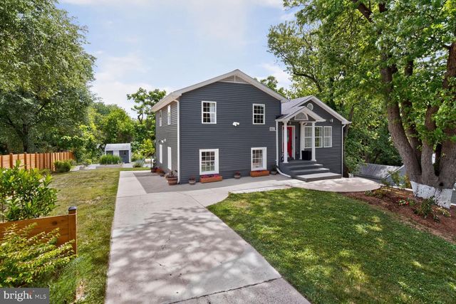 211 CHARLES ST, Rockville, MD 20850