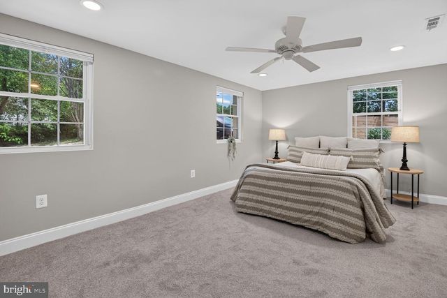 211 CHARLES ST, Rockville, MD 20850