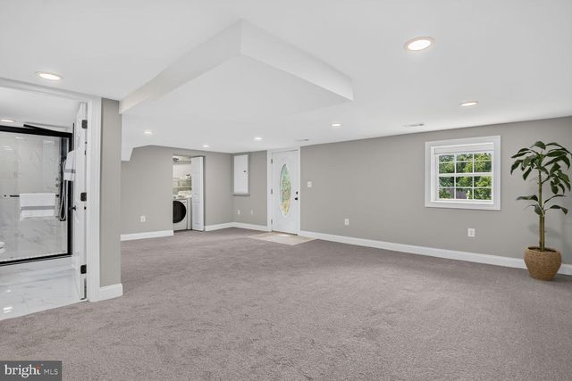 211 CHARLES ST, Rockville, MD 20850