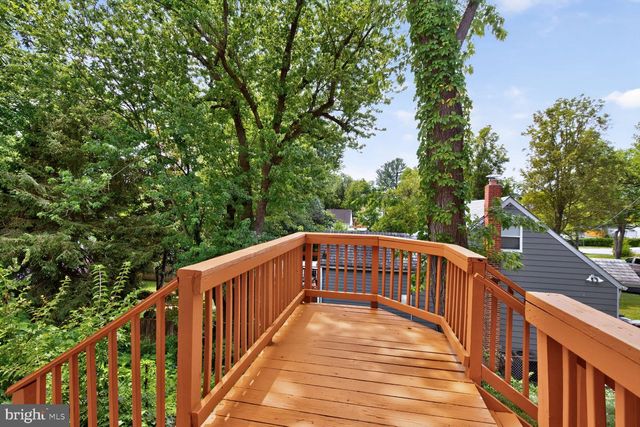 211 CHARLES ST, Rockville, MD 20850
