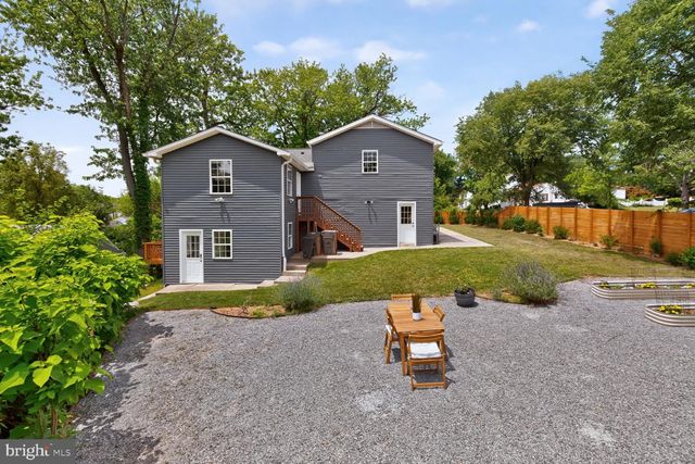 211 CHARLES ST, Rockville, MD 20850