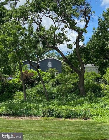 211 CHARLES ST, Rockville, MD 20850