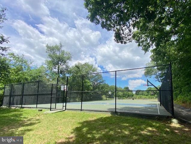 211 CHARLES ST, Rockville, MD 20850