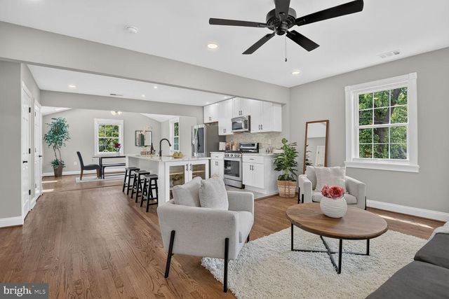 211 CHARLES ST, Rockville, MD 20850