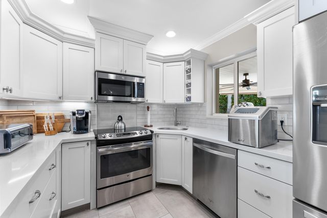 124 Bonnie Briar Lane, Delray Beach, FL 33444