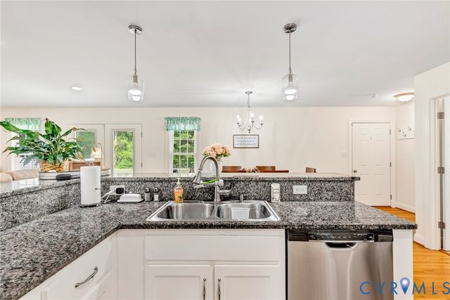 6513 Strawbank Dr, Hanover, VA 23116