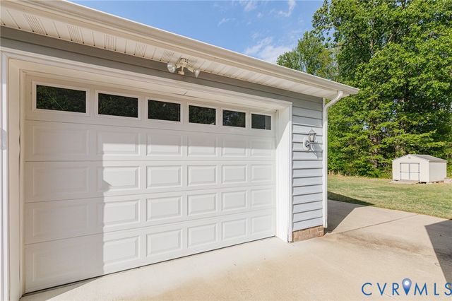 6513 Strawbank Dr, Hanover, VA 23116