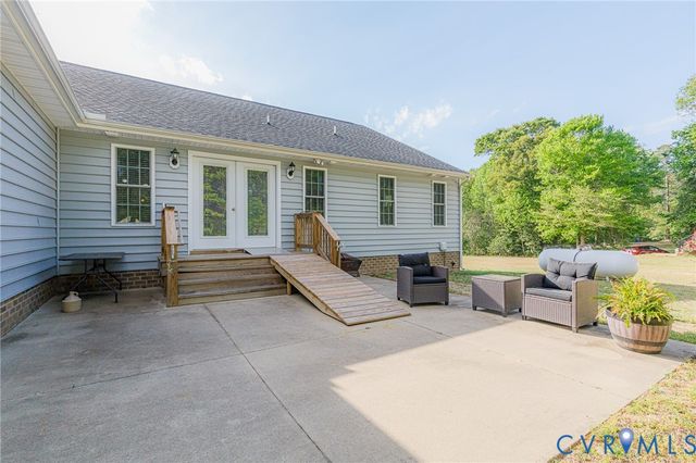 6513 Strawbank Dr, Hanover, VA 23116