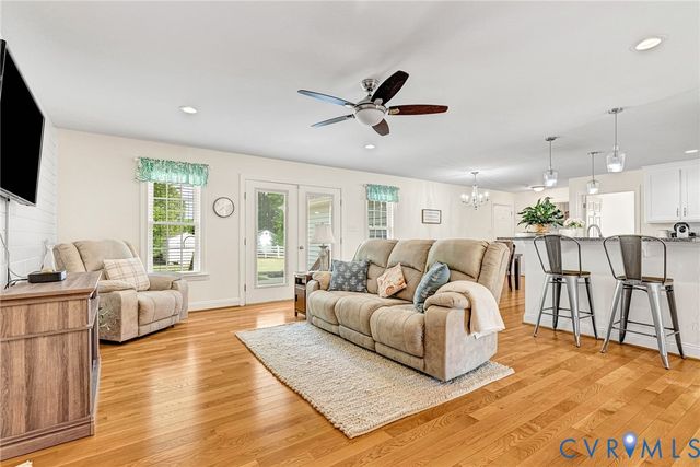 6513 Strawbank Dr, Hanover, VA 23116